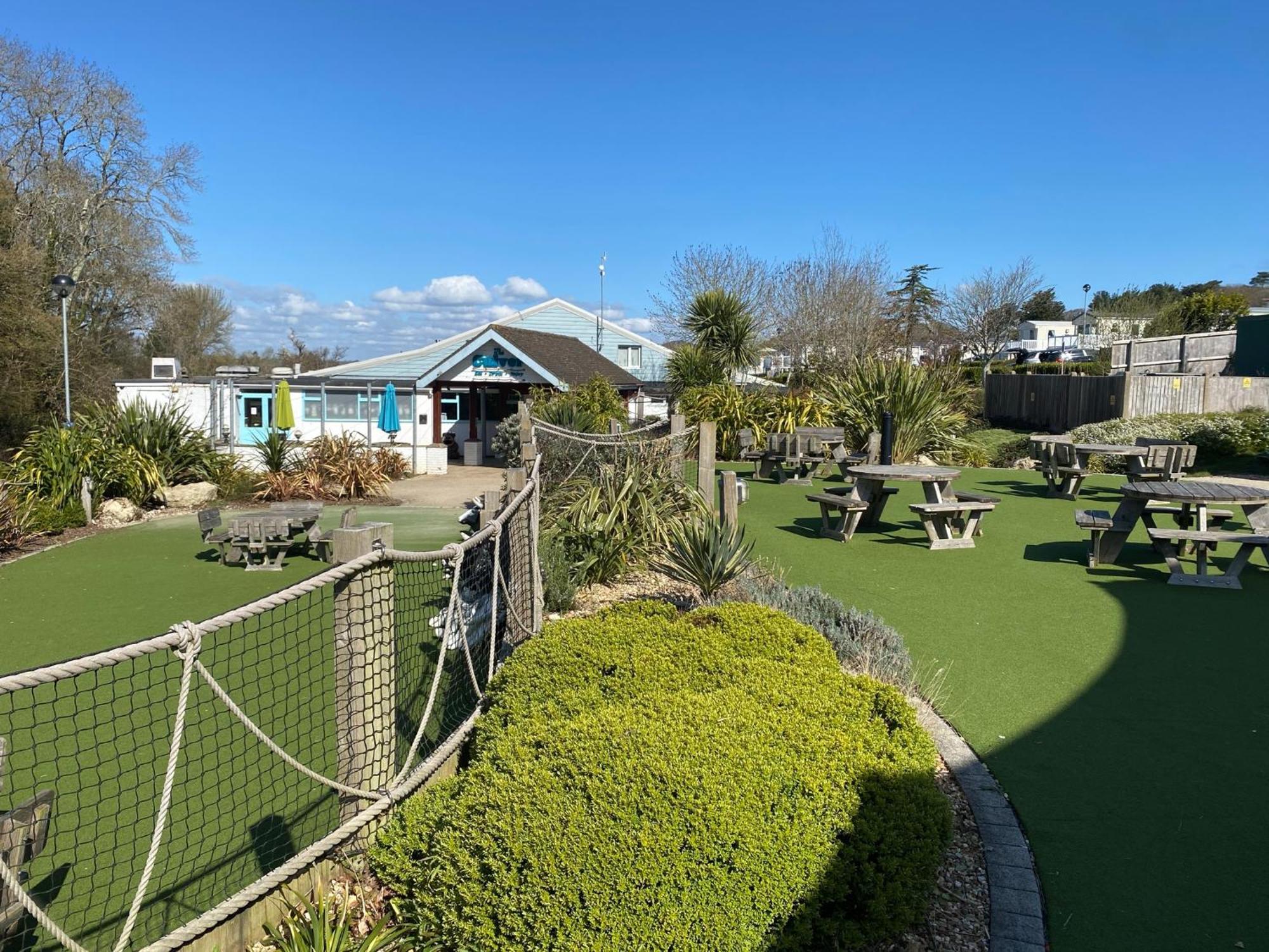 Whitecliff Bay Holiday Park - Most Popular Location Near Pools, Clubs And Beach Bembridge Exterior foto